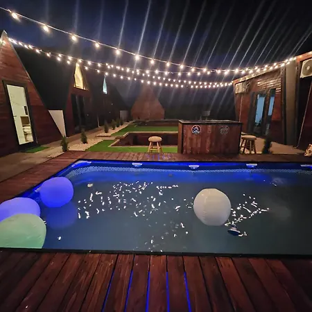 One & Kos كوستِنيست